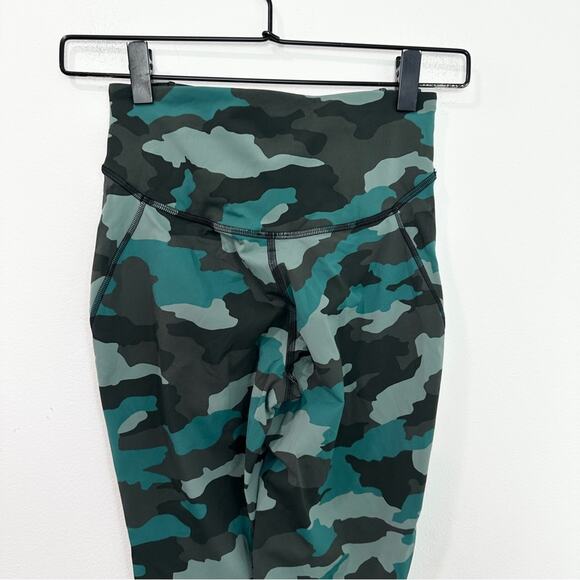 Lululemon Base Pace High-Rise Running Tight Legging 25"
Heritage 365 Camo - Picture 5 of 9